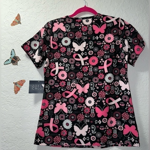 Zoe & Chloe Butterflies and Bows Women's 2 Pocket Scrub Top (NWT) - Picture 6 of 10